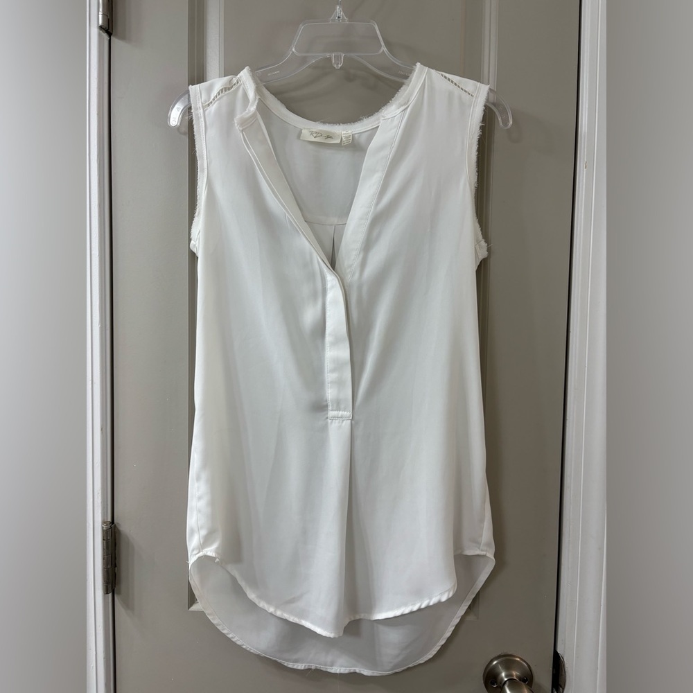 RD Style White Sleeveless Blouse